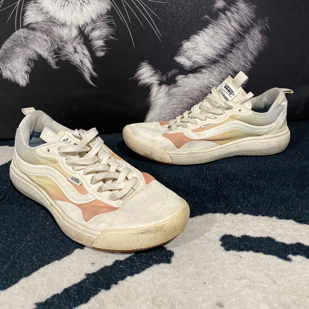 Vans UltraRange Exo Athletic Sneaker Unisex M7.5/W9 Beige Synthetic Skateboard